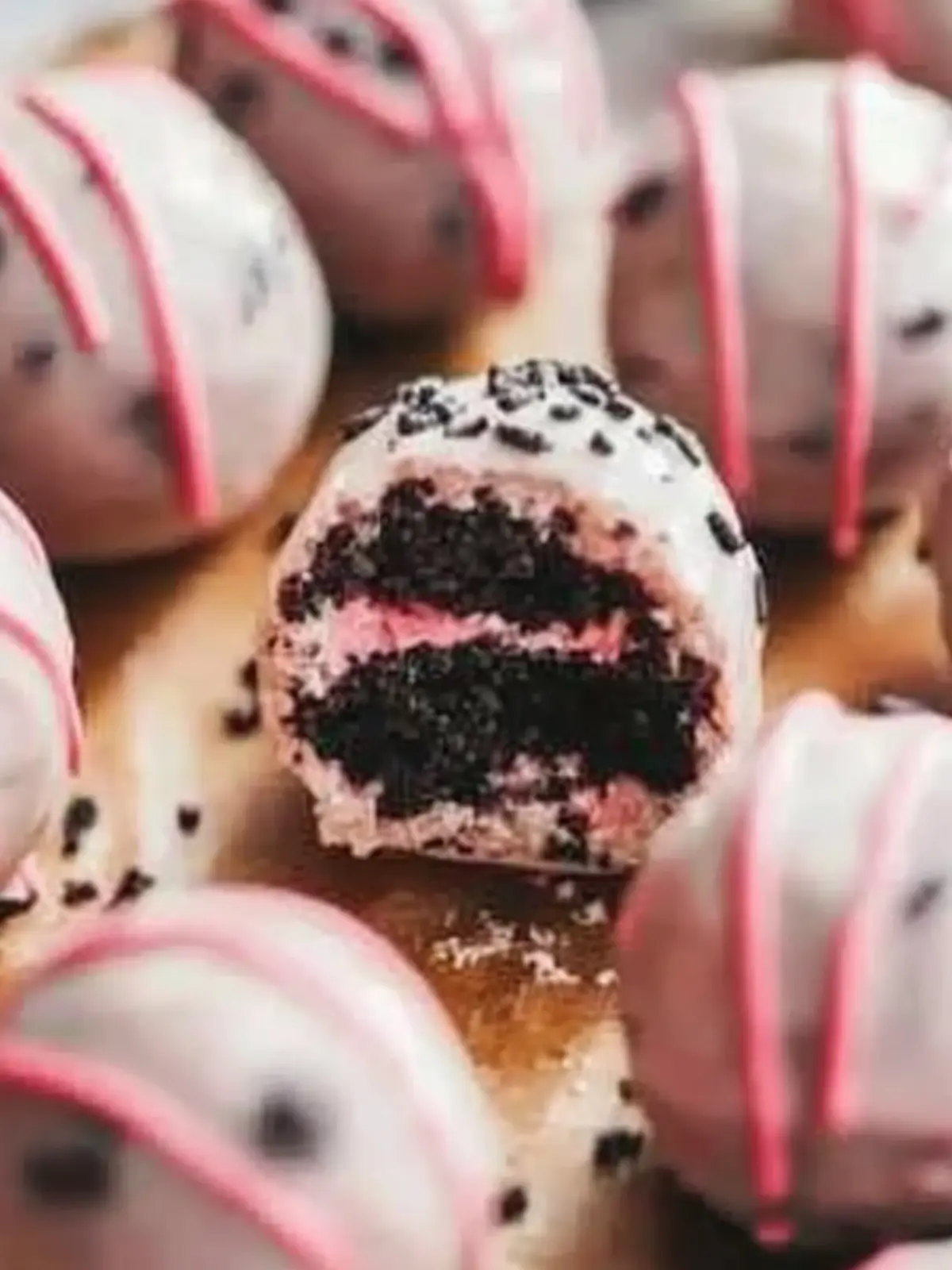 Decadent Oreo Truffles That Melt in Your Mouth 4 Oreo Truffles
