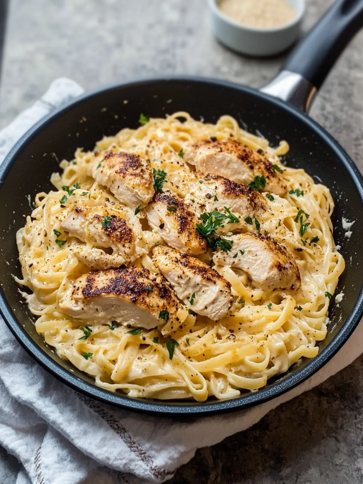 Skillet Creamy Chicken Linguine: Dinner Made Deliciously Easy 2 Skillet Creamy Chicken Linguine